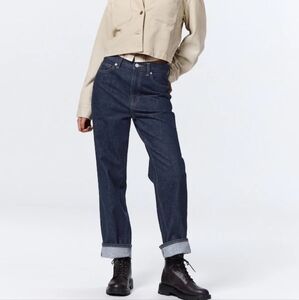 LIKE NEW GU Navy High Rise Straight Leg Jeans Size Medium